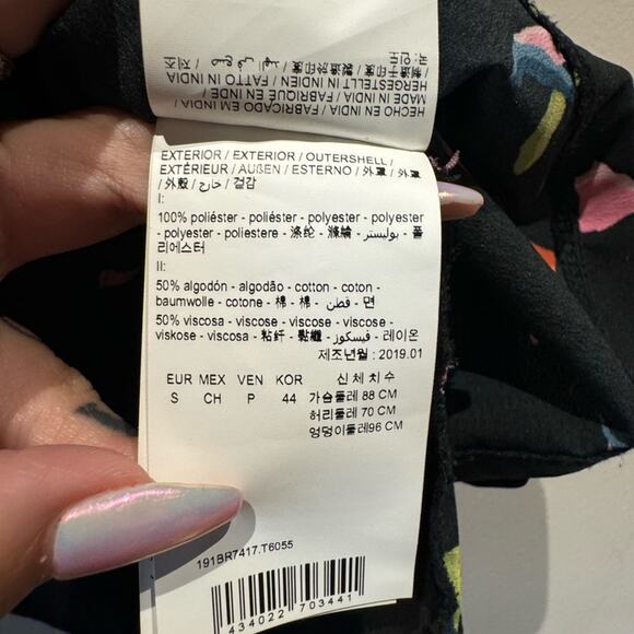 Bimba Y Lola graphic oversized v-neck blouse in size small - Picture 5 of 6